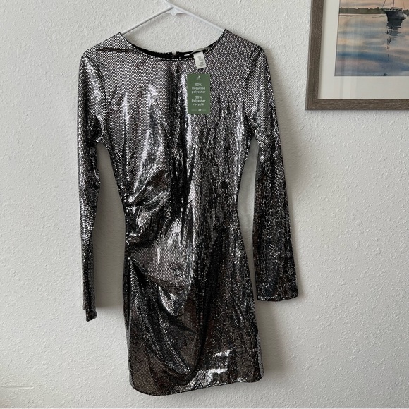 H&M Dresses & Skirts - Silver sequin bodycon dress H&M NWT sz M few sequins missing NEW YEARS